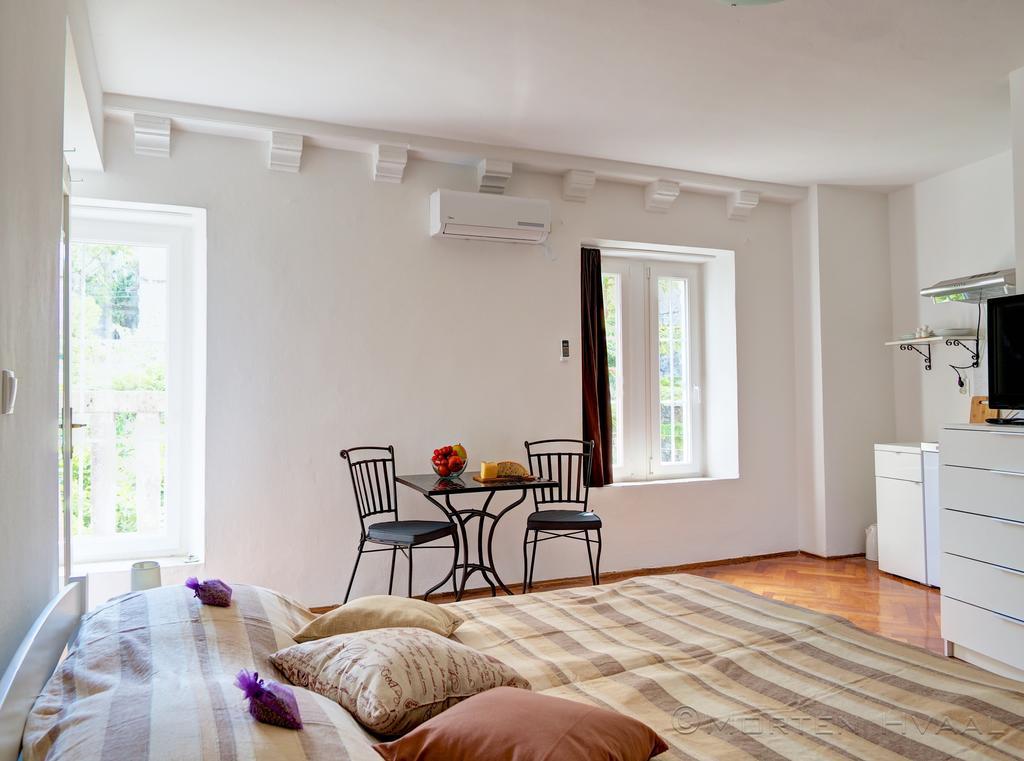 קורצולה White House Apartments חדר תמונה