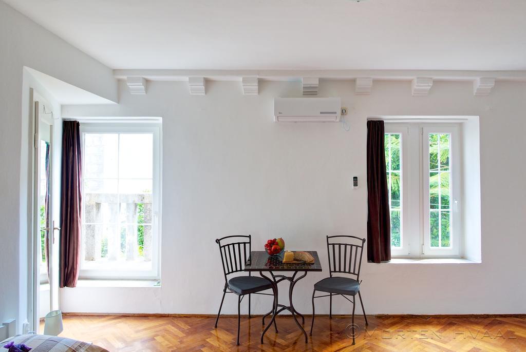קורצולה White House Apartments חדר תמונה