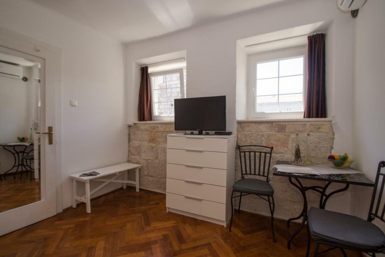 קורצולה White House Apartments מראה חיצוני תמונה