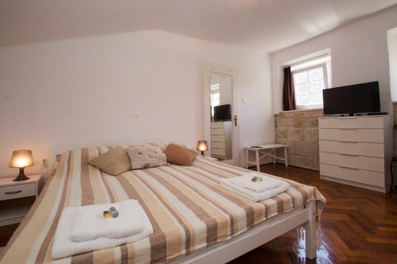 קורצולה White House Apartments מראה חיצוני תמונה